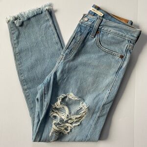 Levi’s Wedgie Straight Jeans Size 26 Blue Button Fly Distressed Light Wash Holes